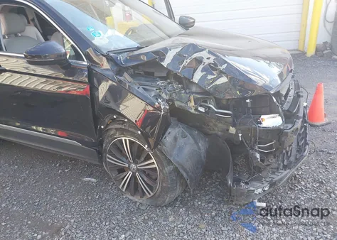 2019 Volkswagen Tiguan Se/Sel/Sel R-Line Jet-Black/Sel R-Line из США, поврежденный, VIN 3VV2B7AX8KM021753